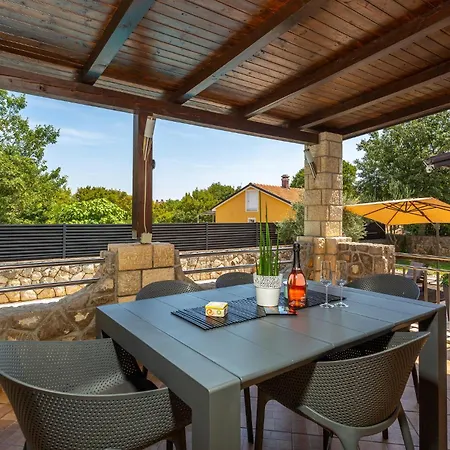 In With Outdoor Swimming Pool Holiday home
