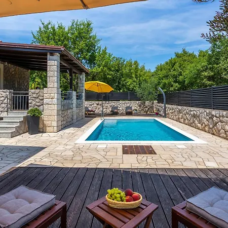 In With Outdoor Swimming Pool Holiday home *